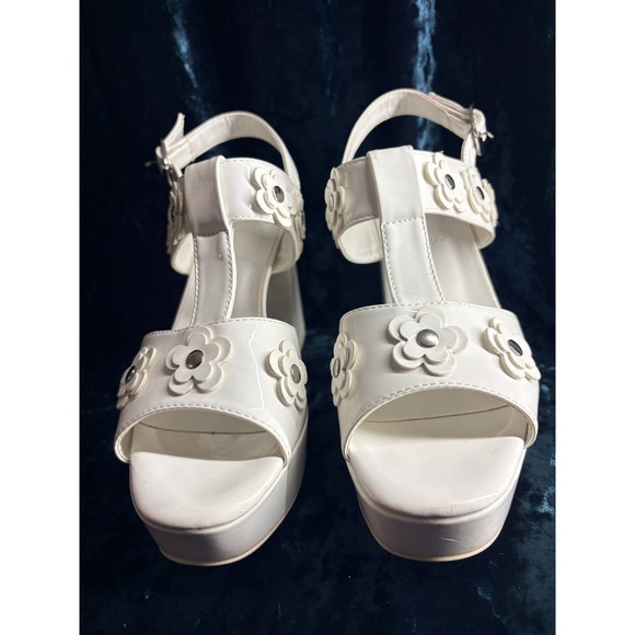 Delia's Shoes - Delia's White Platform Wedge Sandals Women's Size 9 Flower Buckle Ankle Strap